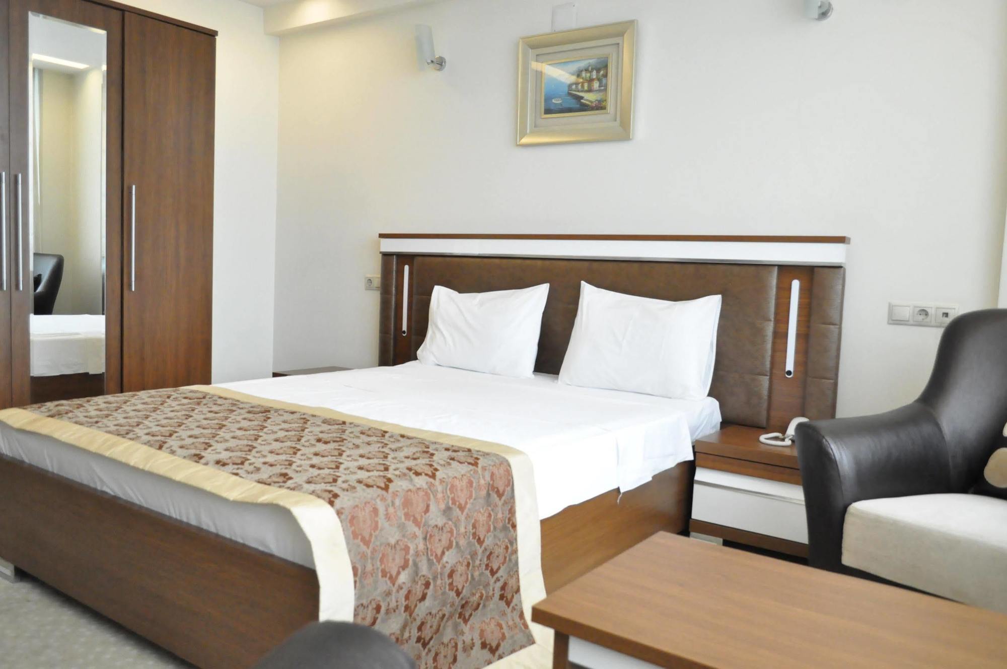 Ts Gold Otel Trebizonda Exterior foto